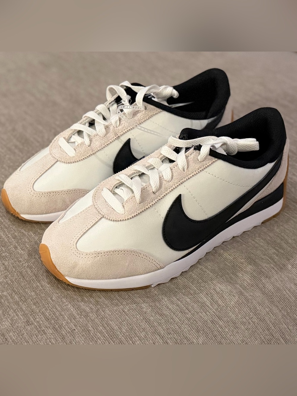 WOMEN'S NIKE PACIFIC SNEAKERS, NWT, wht/blk/gum
